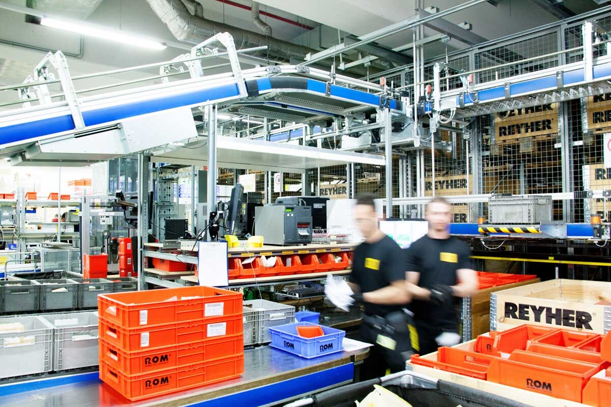 REYHER Logistikzentrum Innen - Kommissionierbereich
