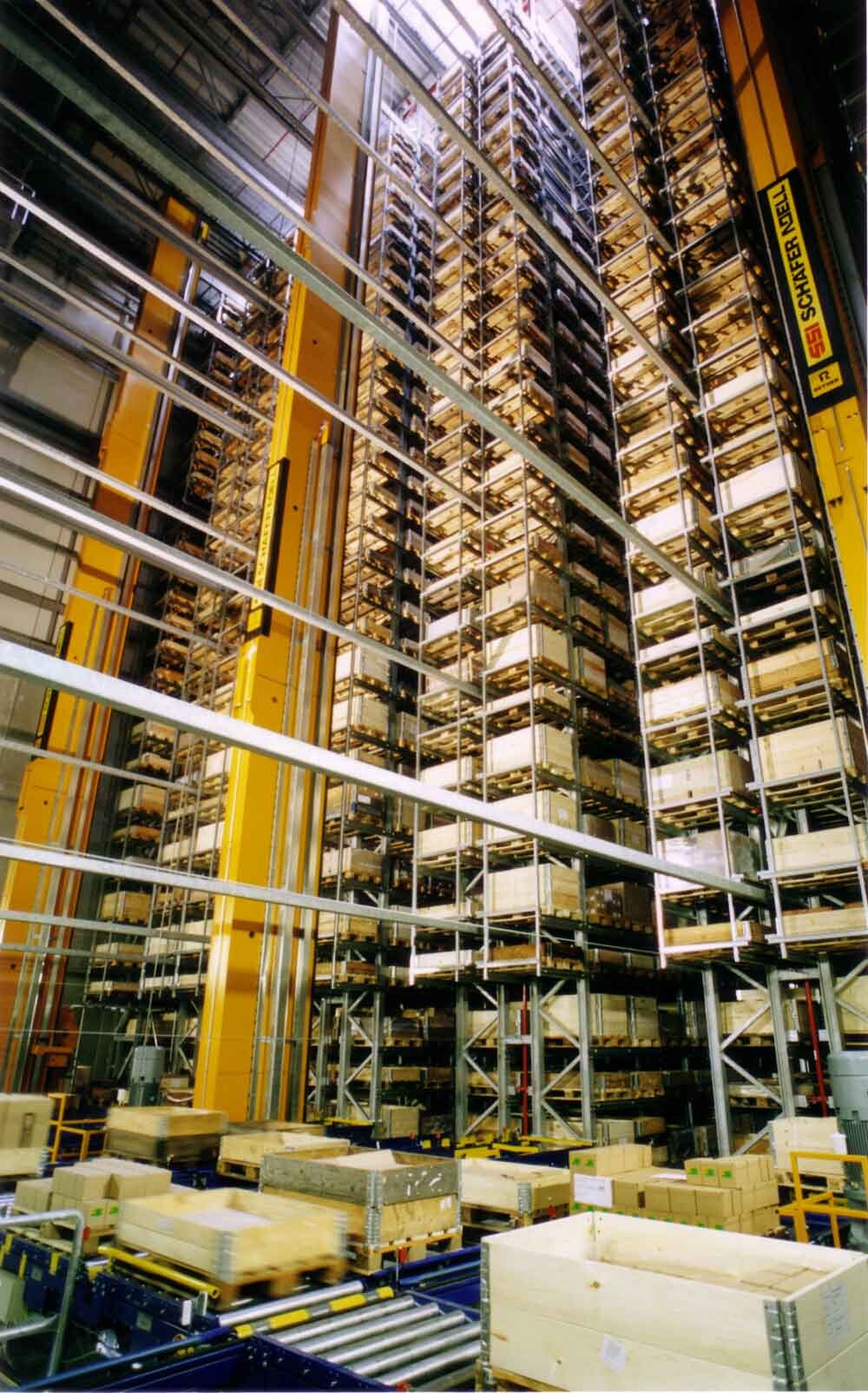 REYHER Logistikzentrum Innen - Neues Hochregallager