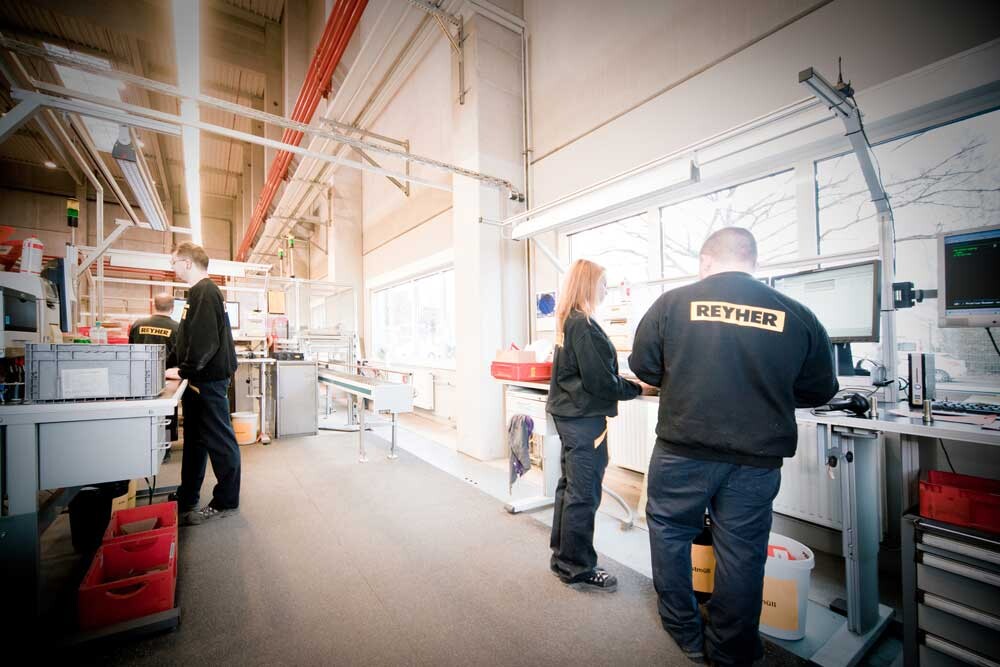 REYHER Produktqualität - Prüftische