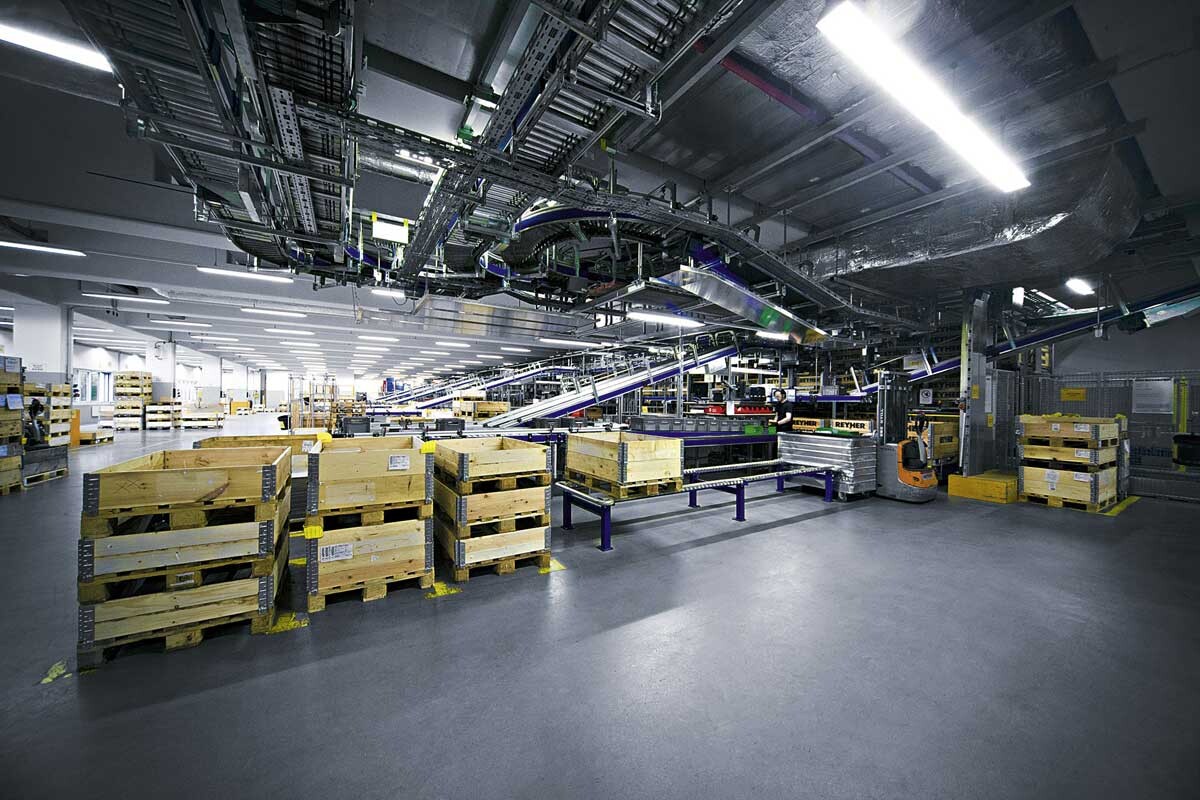 REYHER Logistikzentrum Innen